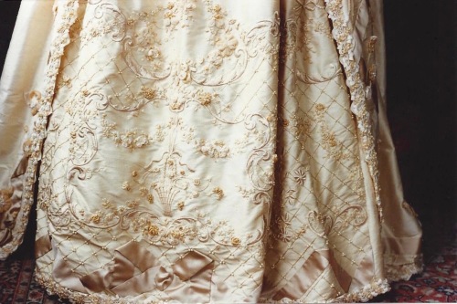 NSB - gtks wedding skirt detail